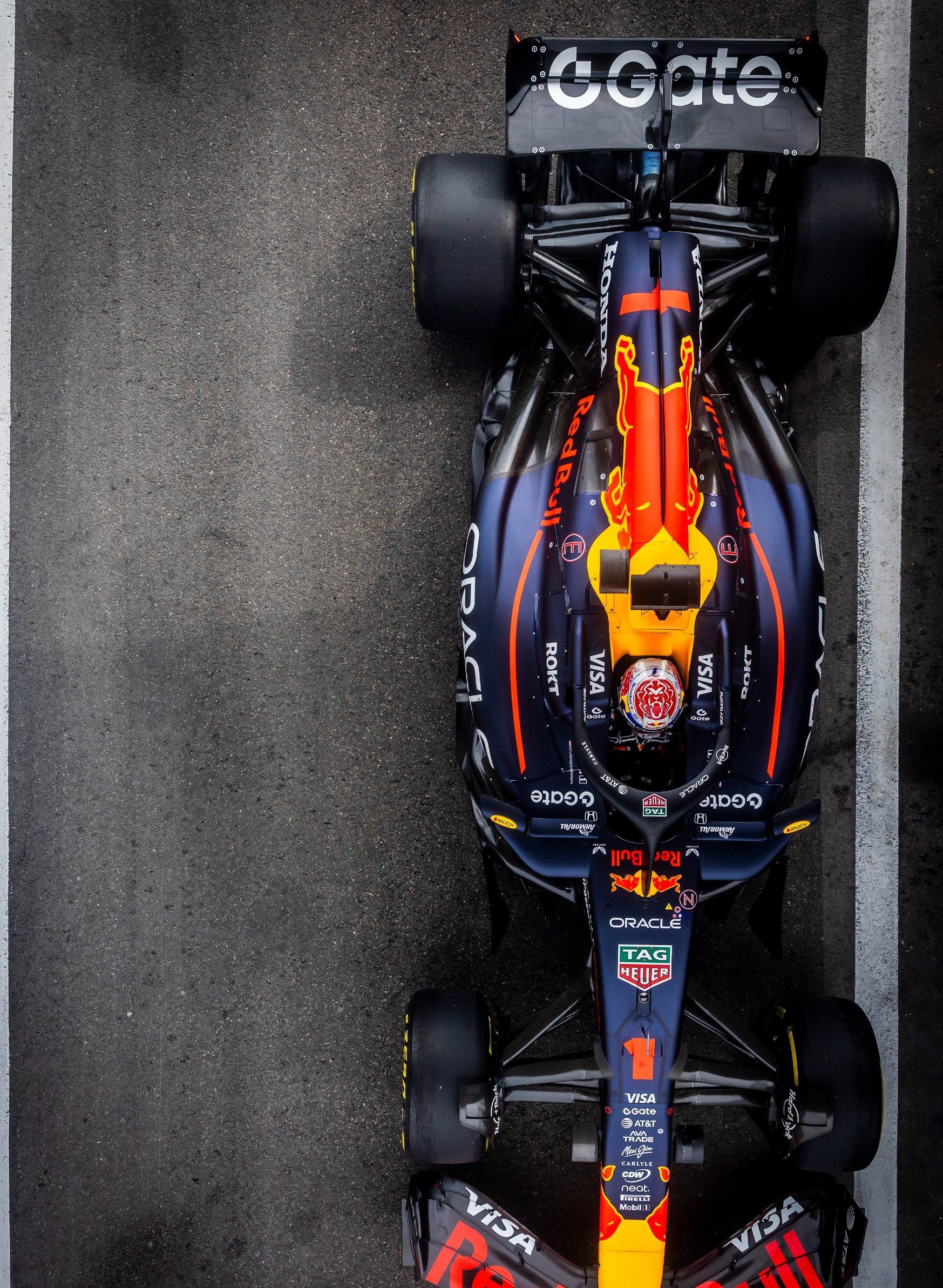 红牛车队碾压红牛二队，皮亚斯特里带队取胜