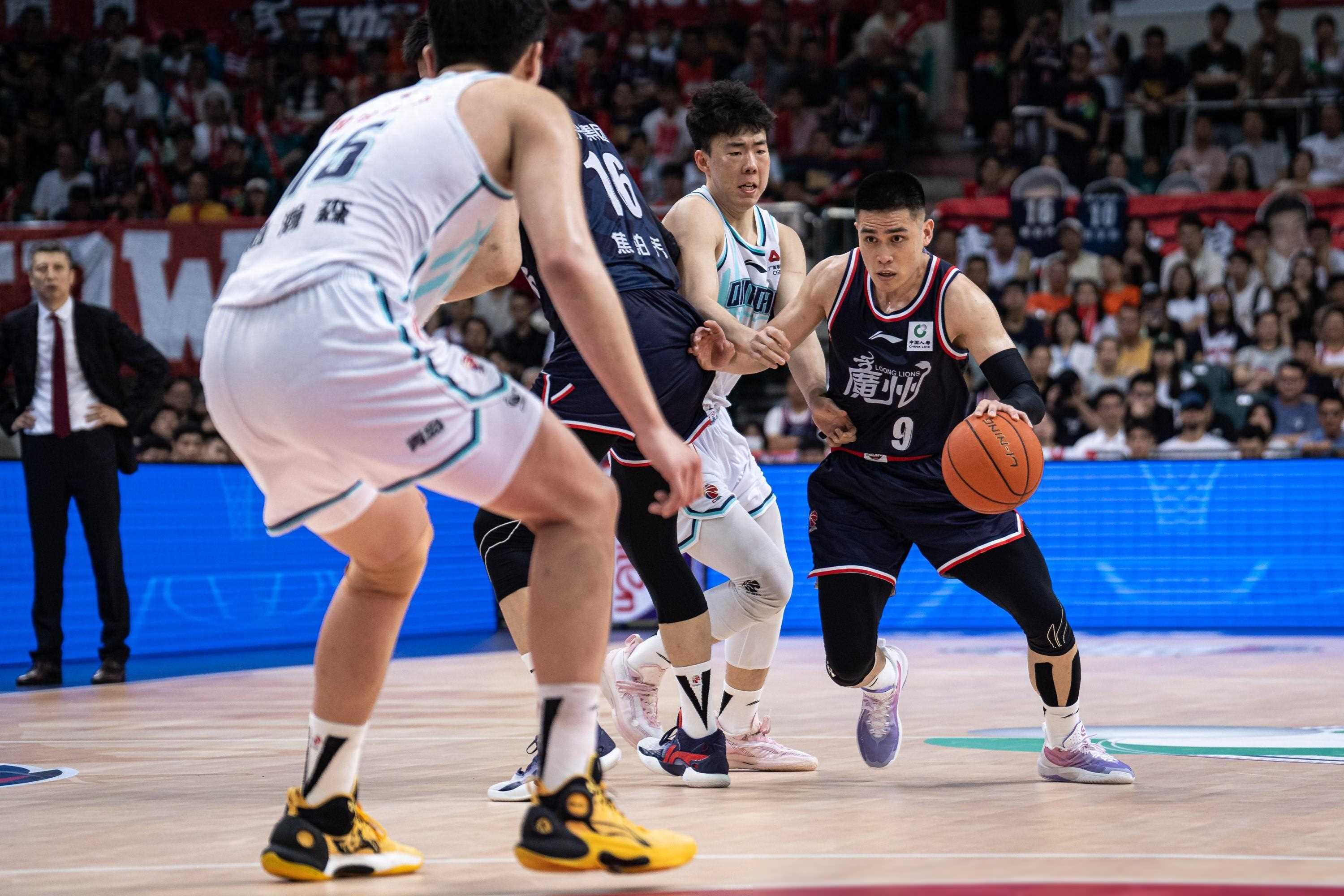 凯尔特人碾压广州队，浓眉哥惊艳四座