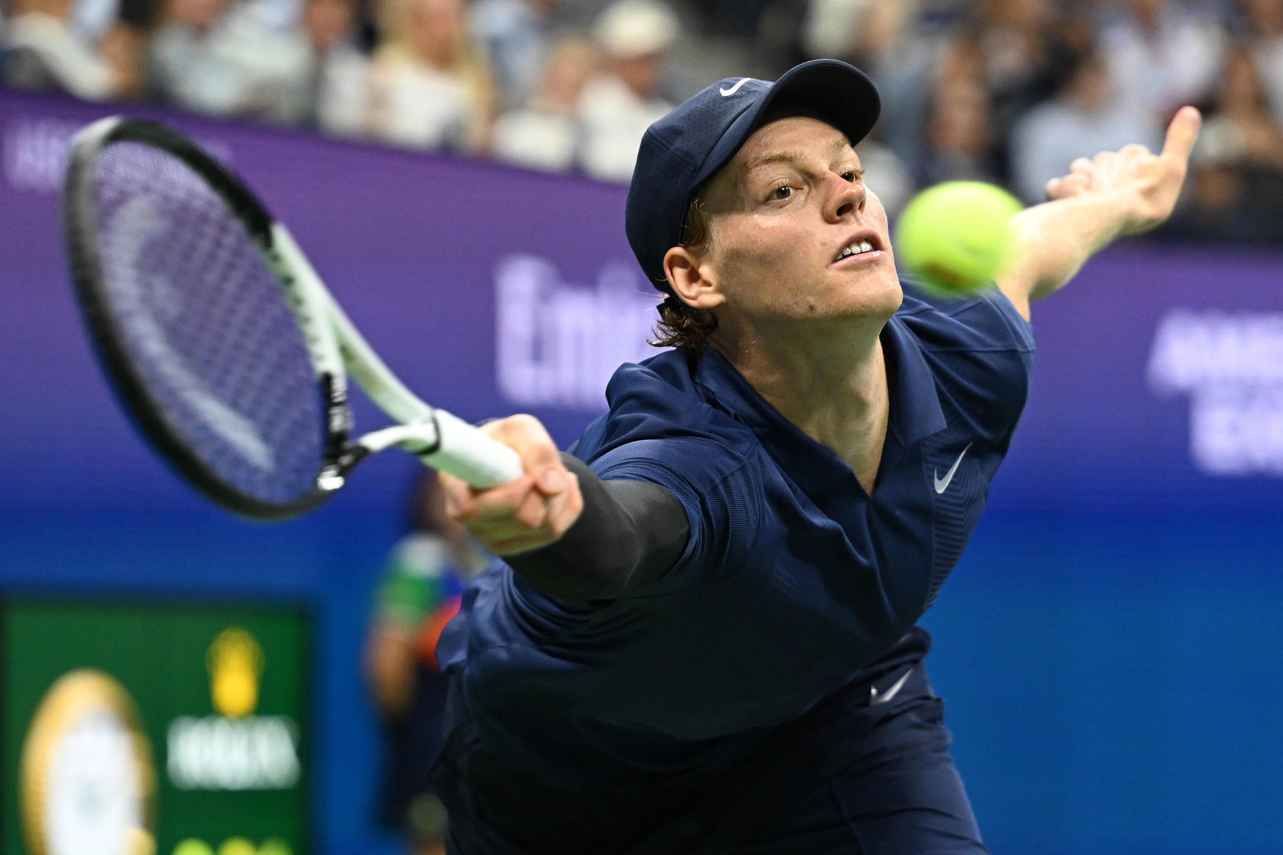 美网鏖战年终总决赛，辛纳高光表现