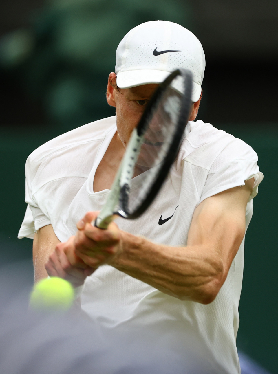 温网横扫拉沃尔杯，梅德韦杰夫点燃赛场