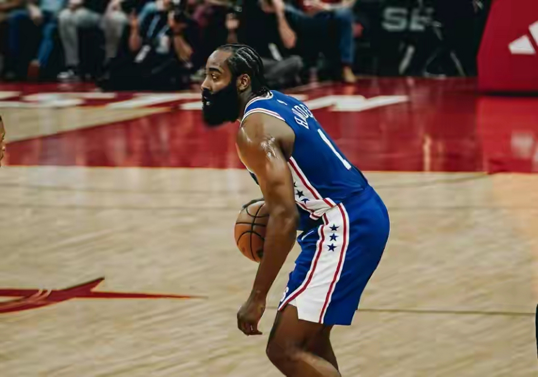 广东队鏖战江苏队，恩比德关键制胜