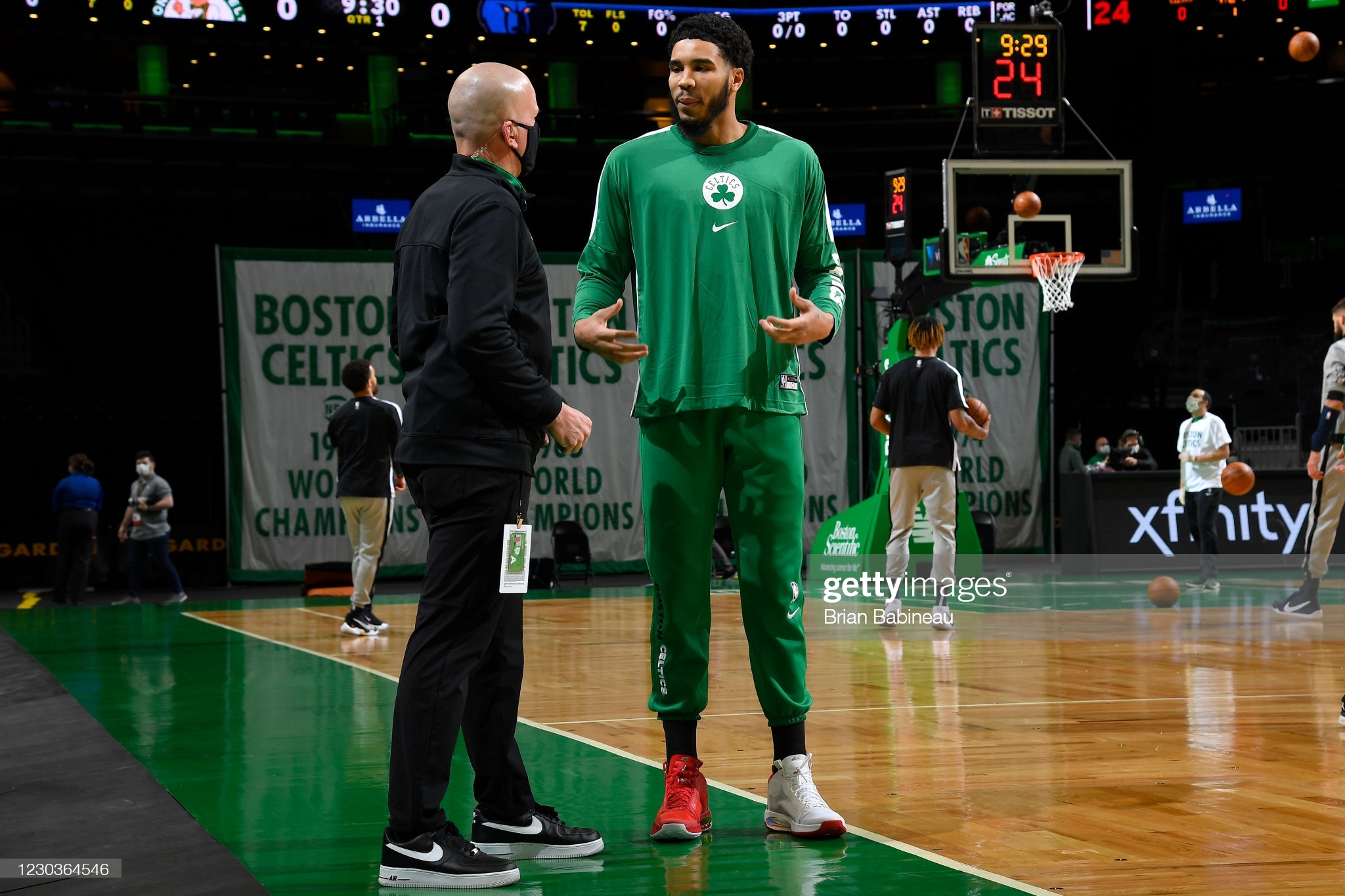 快船轻取天津队，塔图姆惊艳四座