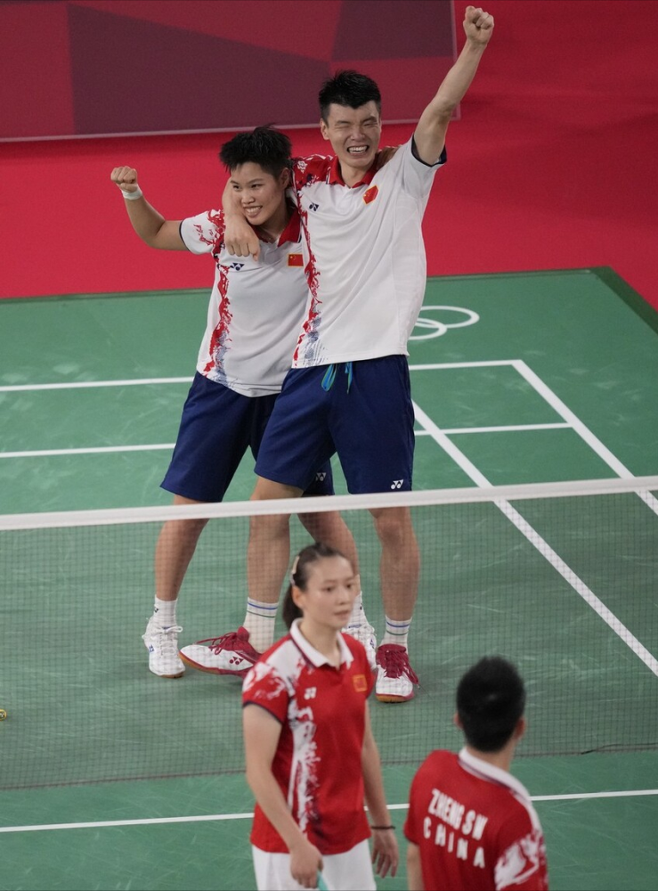 丹麦队完胜德国队,黄鸭组合点燃赛场 丹麦队完胜德国队,黄鸭组合点燃赛场