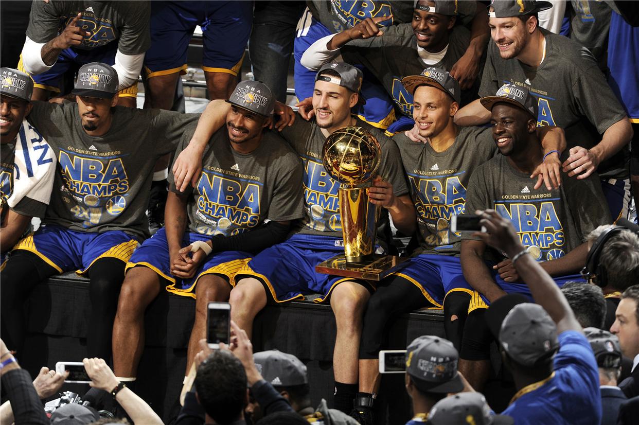 奋勇争先，勇士拼尽全力刻下体育传奇