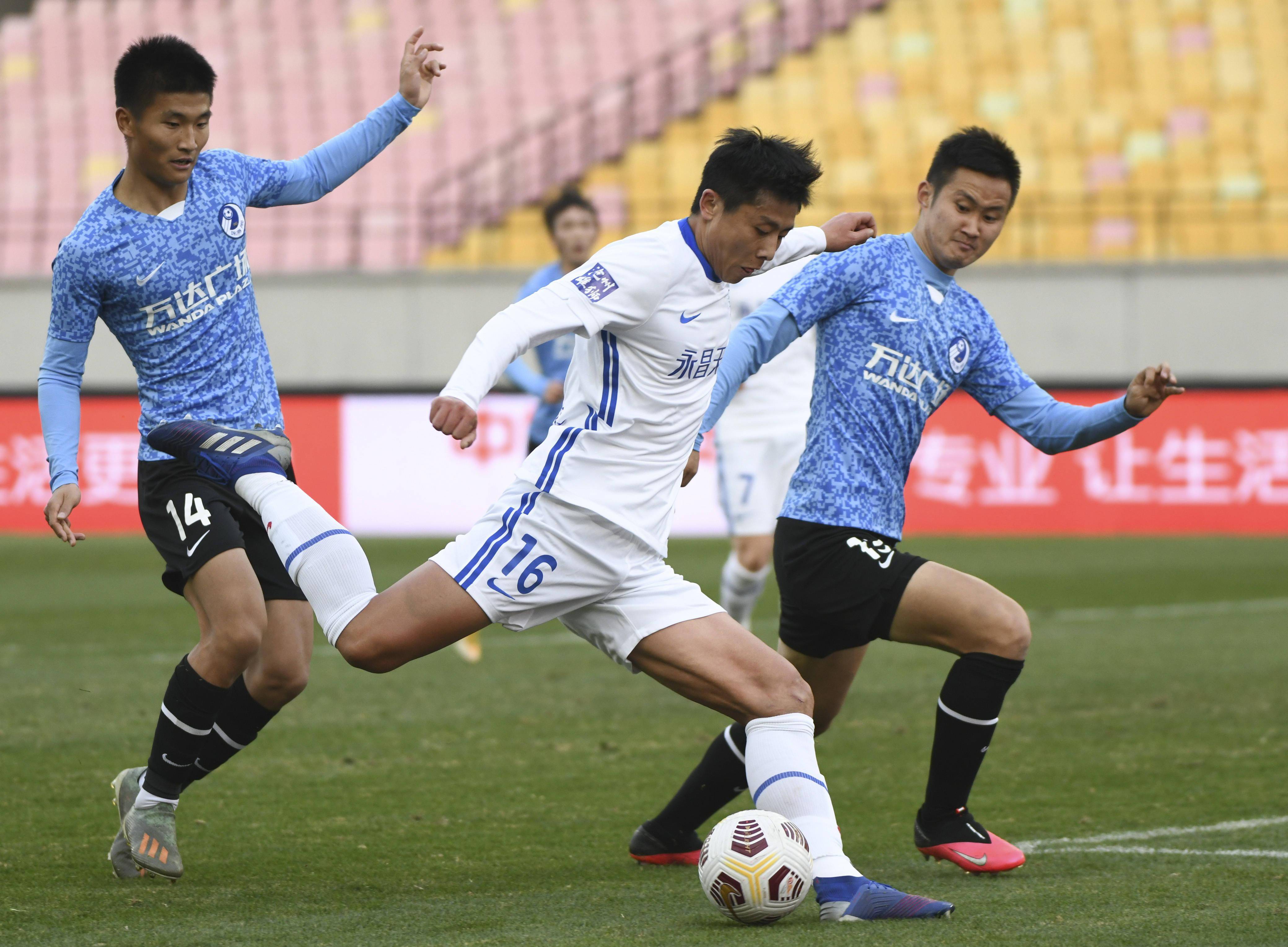 大连人表现出色，力压对手取胜