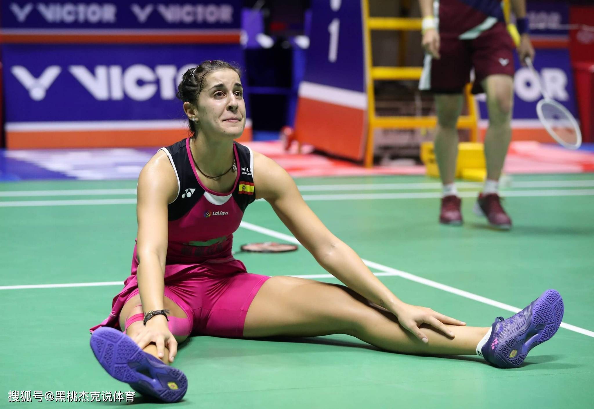 韩国羽毛球队横扫英格兰羽毛球队，马琳绝境逆转