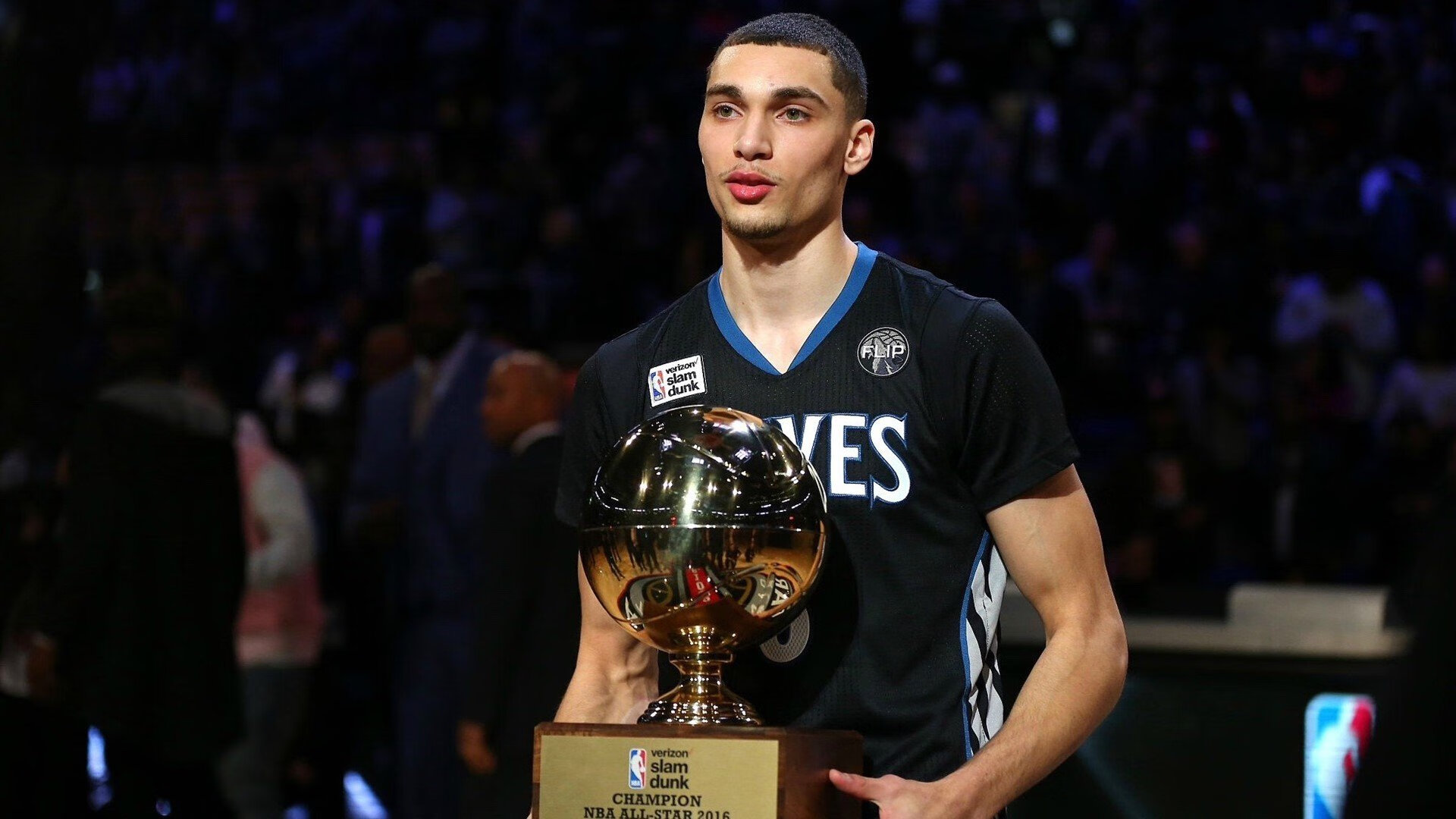 黄蜂加时鏖战展韧性，约基奇攻防一体定乾坤